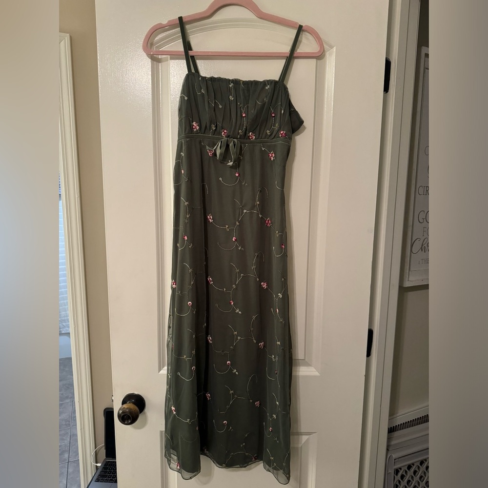 Thirty Thirty Midi dress with floral stitching - size L